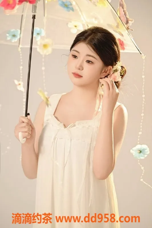 东莞楼凤-南城苗苗，童颜巨乳，价格亲民，服务好