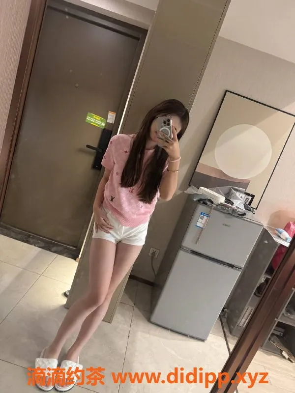 杭州楼凤-拱墅区嫩妹逗逗，陪浴69服务超赞