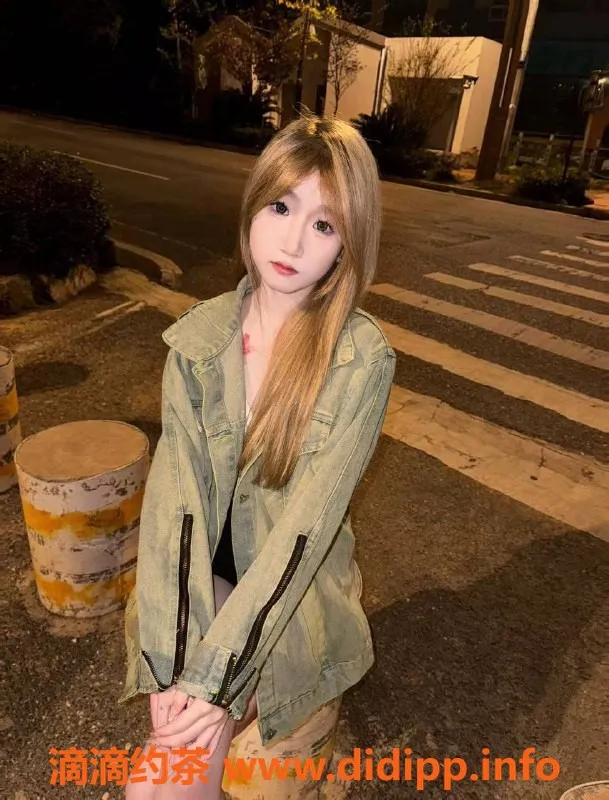 深圳楼凤-龙华蓝蓝，千元档嫩妹热情服务