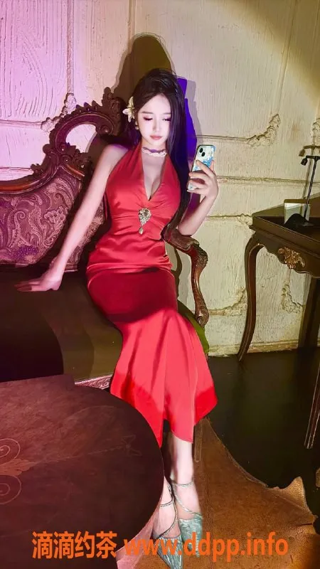 深圳楼凤-罗湖区梦妮，1000P，评分8.5，制服SM服务
