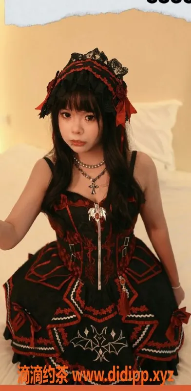 成都楼凤-财富中心梦琪，高挑大奶萝莉体验