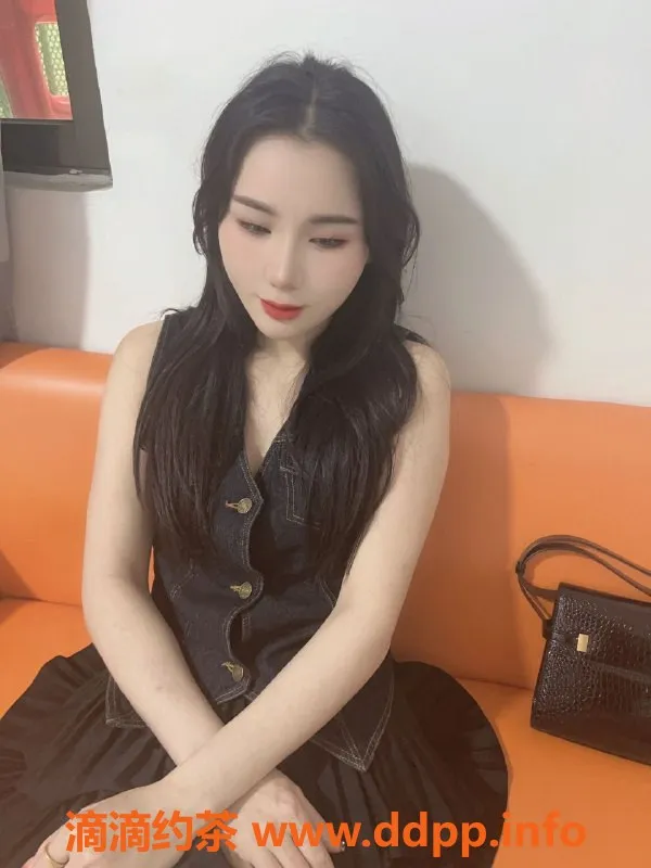 广州楼凤-天河岗顶冰冰，600元舌吻69P等你来约！