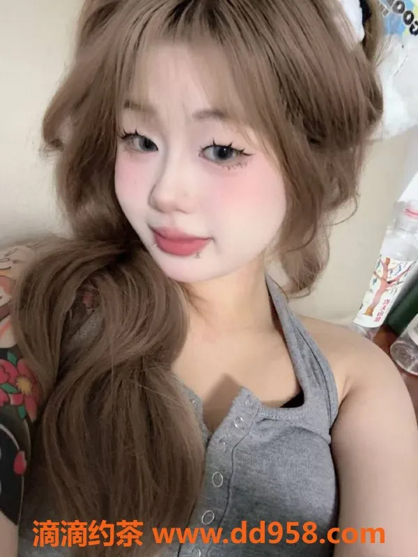 嘉兴楼凤-18岁可爱微胖妹，南湖老万达陪浴服务