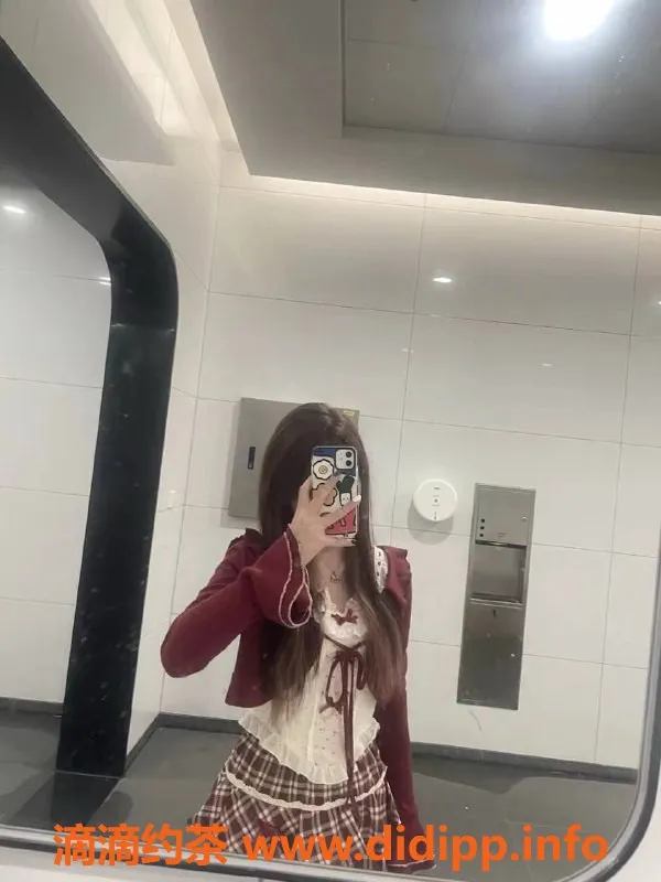 深圳楼凤资源信息,龙华小妮子，700元起，让你欲罢不能