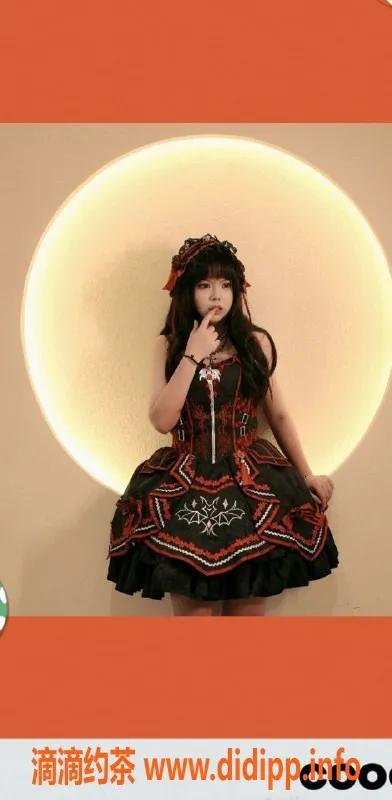 成都楼凤-梦琪：财富中心大奶萝莉，身材诱人，热情服务