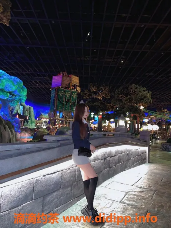 乌鲁木齐楼凤-172cm娇媚小姐，98斤D罩杯，纯天然服务