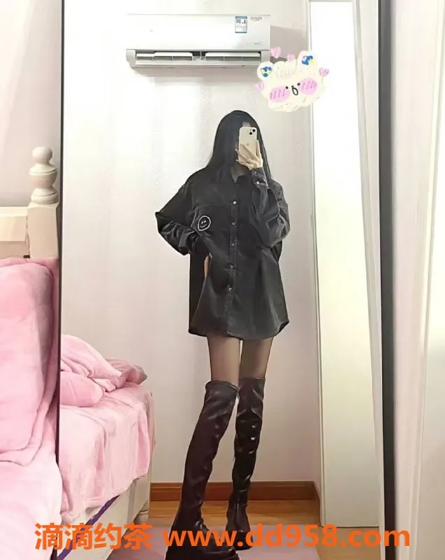 重庆上门服务-江北观音桥小佳 18岁 163cm 42kg B罩杯上门服务