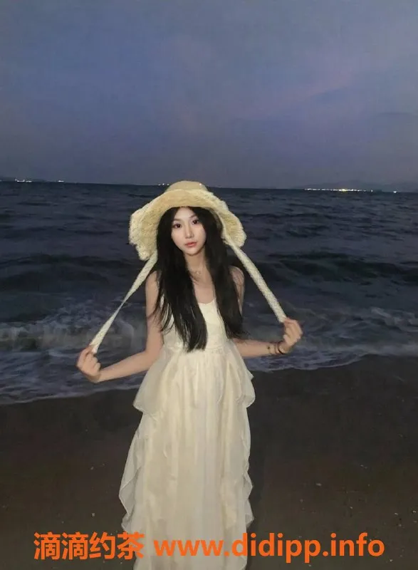 成都楼凤-武侯区允恩，颜值高、身材好，课时费7/12