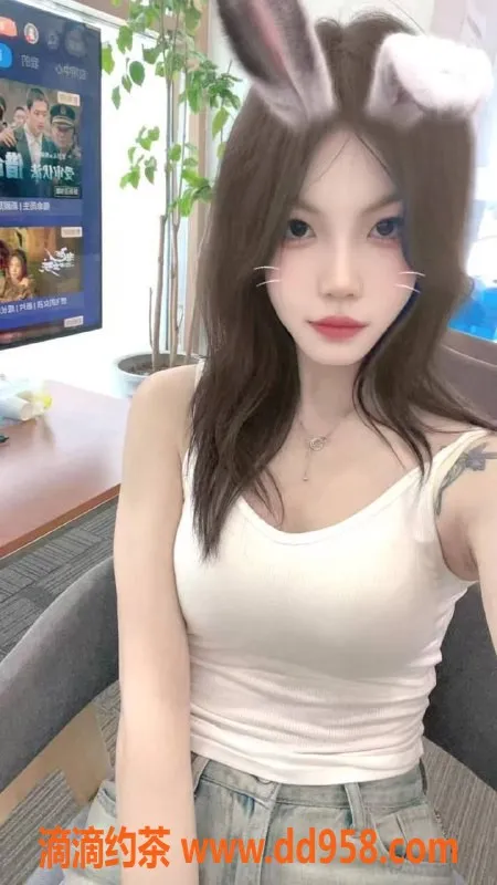 成都楼凤-武侯区小玉：俏皮敏感的嫩妹车