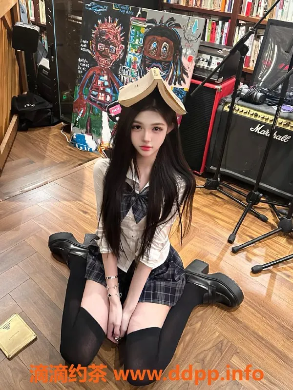 乌鲁木齐楼凤-20岁精致小妹，腿控首选，享受纯欲服务