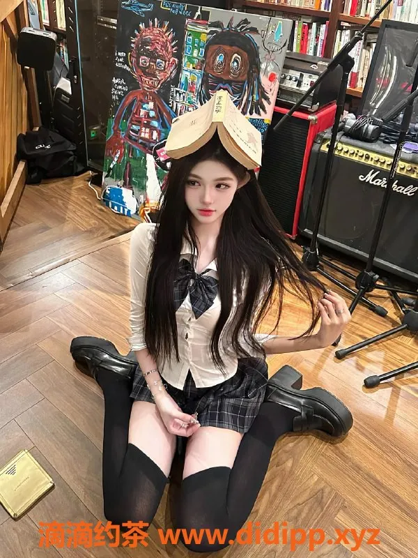 乌鲁木齐楼凤-20岁精致小妹，腿控首选，享受纯欲服务