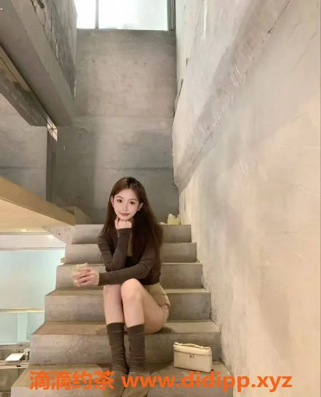 温州楼凤-温州嫩妹，162cm 45kg 纯欲风范