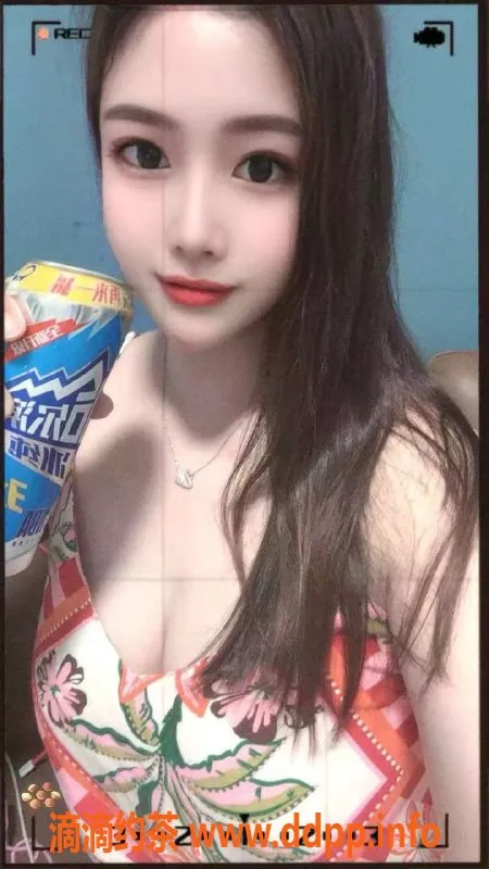 温州楼凤-温州椰子，162cm身高，49kg，情绪价值满满