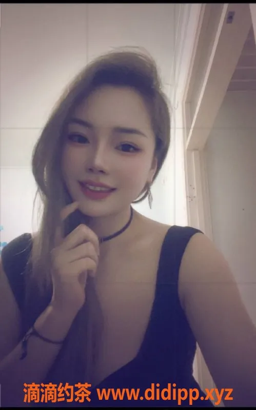 北京楼凤-亚运村小豆包，26岁E罩杯白皮肤服务系