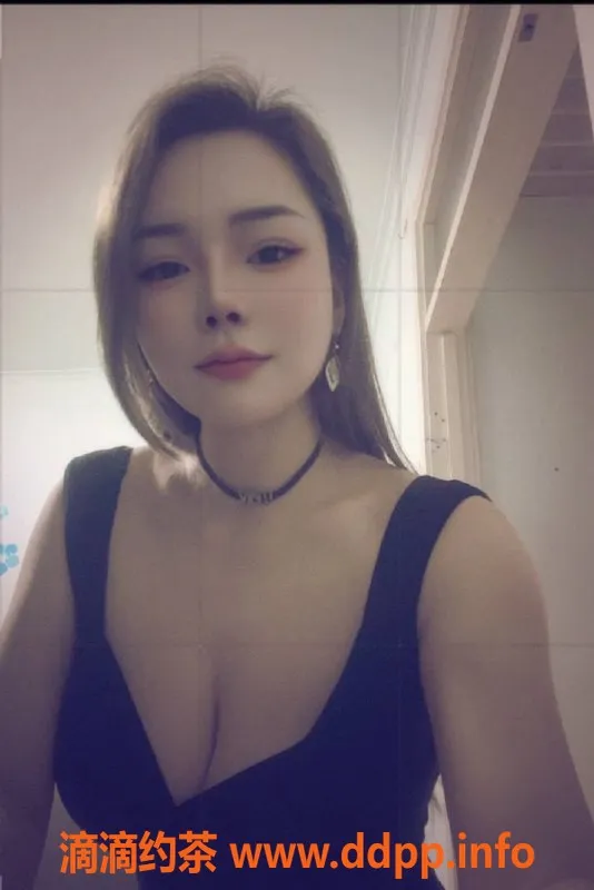 北京楼凤-亚运村小豆包，26岁E罩杯白皮肤服务系