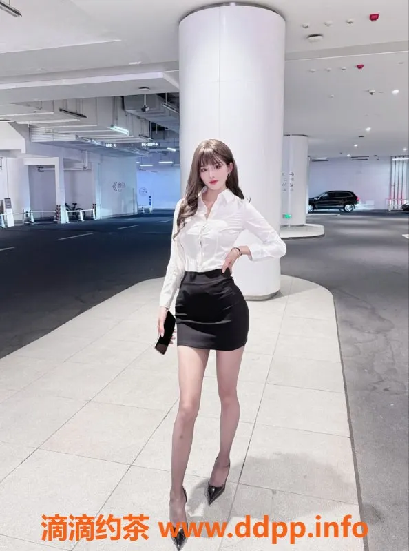 成都楼凤-雅氏大长腿御姐Anni，身材超赞，豪车8P服务