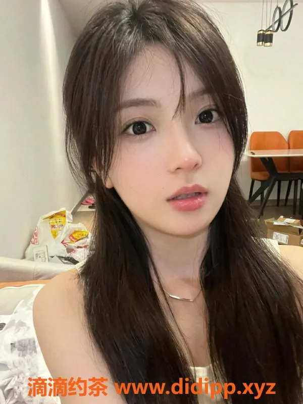 广州楼凤资源信息,越秀区瑜曦，20岁艺术学妹，身高167，茶水费灵活