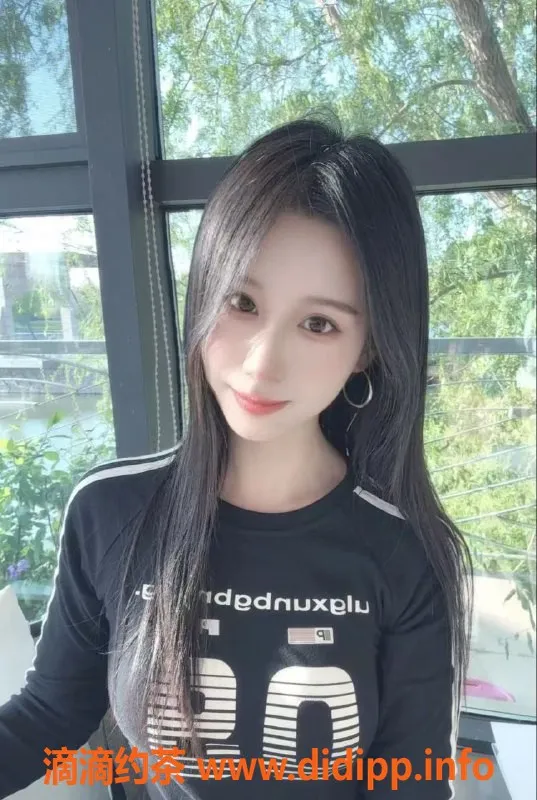 无锡上门服务-滨湖万达05超嫩少女，天然大胸，陪浴上门