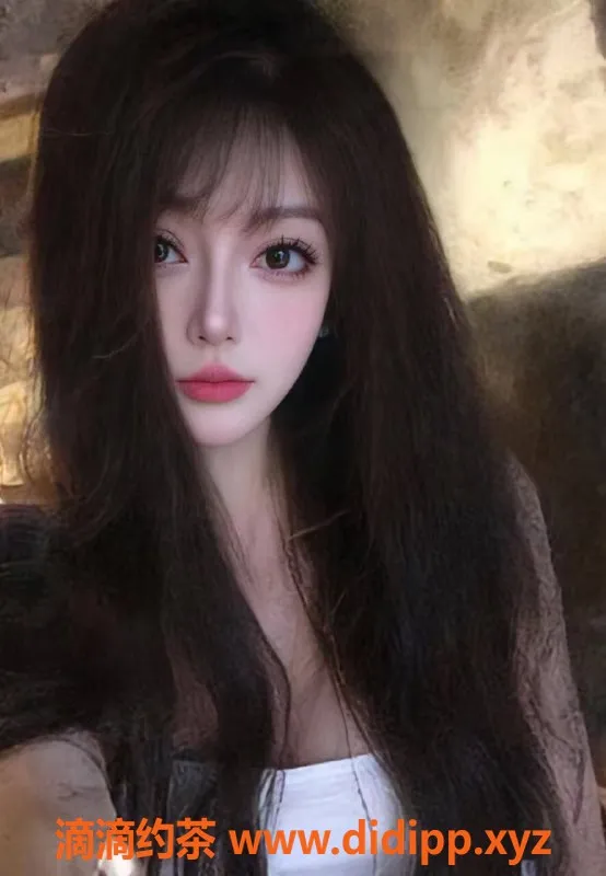 成都楼凤-锦江区田甜，胸围C，7P代聊微胖御姐服务