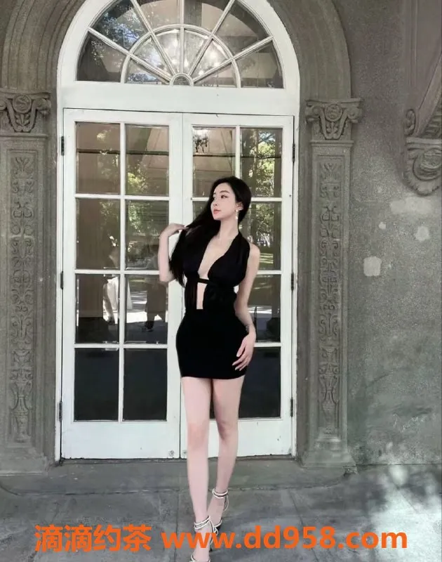 广州楼凤-天河车模叶凯微，1300元起服务体验