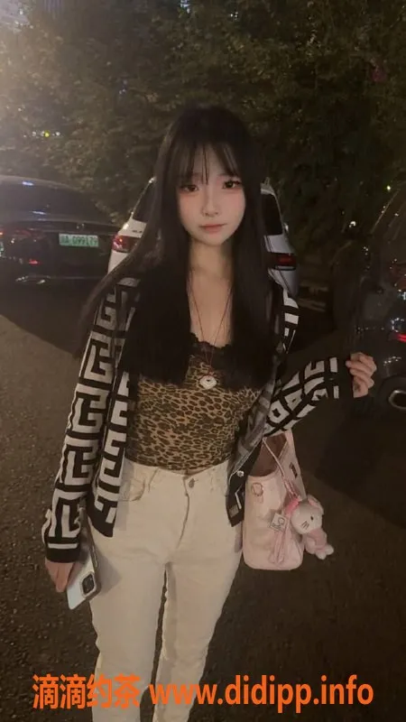 成都楼凤-青羊区灿灿，颜值9.5，身材9.1，服务不错