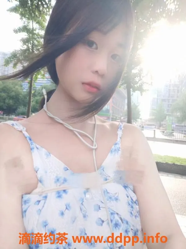 成都楼凤资源信息,成都点点，14岁，身高164，600元体验嫩妹服务