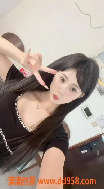 惠州楼凤-惠州小佳 19岁163cm B+胸型 700元尽享服务