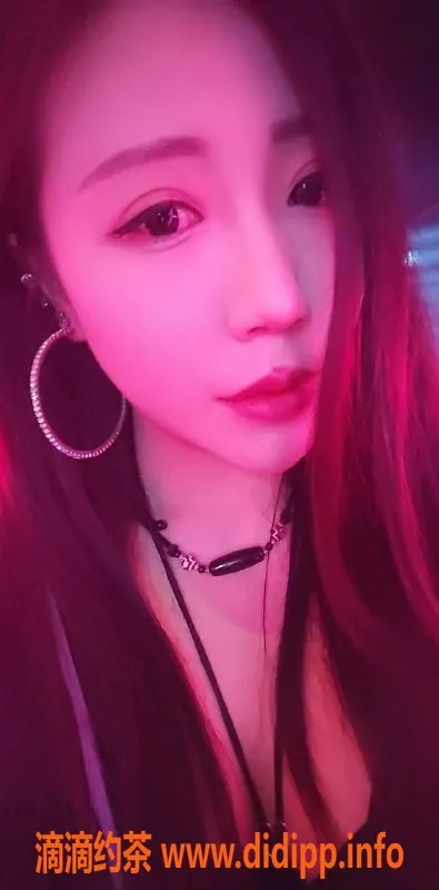 成都楼凤-成华区莎莎，身高高挑，服务热情的御姐车