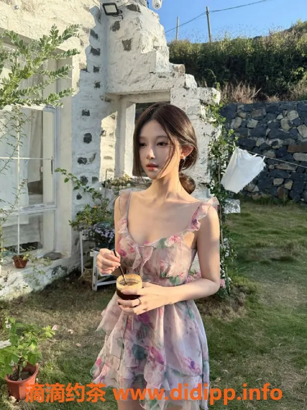 广州楼凤-广州雨洛，20岁大二学妹，163cm，48斤