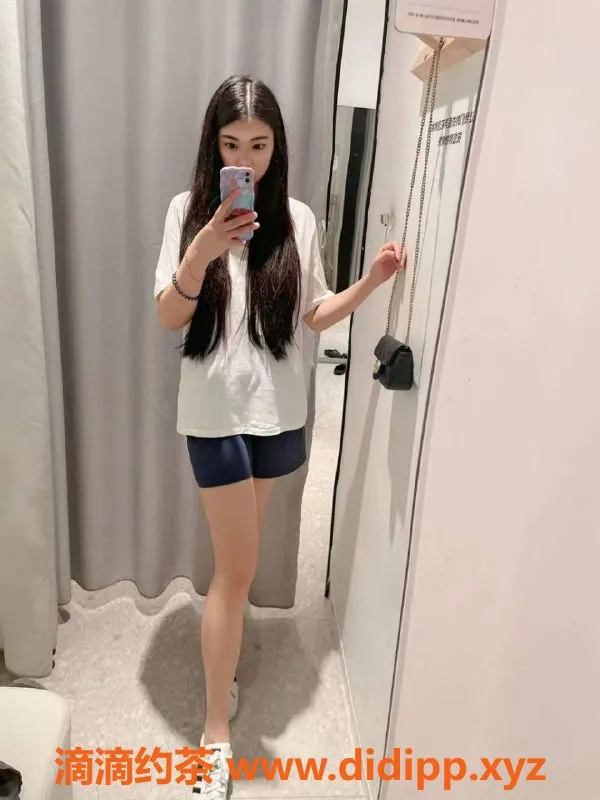 重庆楼凤资源信息,倩倩22岁160高96斤，优质服务等你体验！