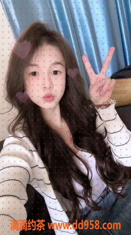 湛江楼凤-湛江小佳，19岁娇小嫩妹，洗吹做服务