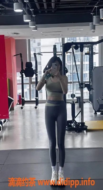 成都楼凤-武侯区果果，9分服务，热情御姐