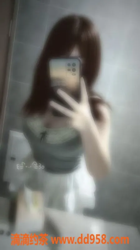 成都楼凤-成华区猪猪，160身高120斤，6P优惠体验