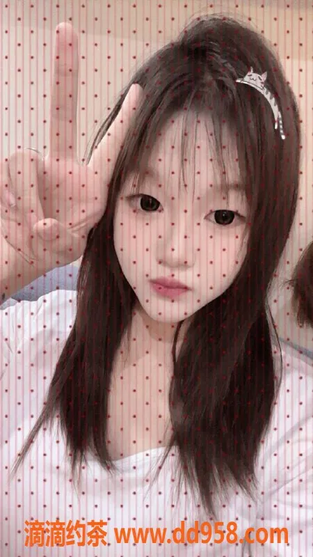 扬州楼凤资源信息,扬州邗江小雪，18岁精神小妹，期待你的到来！