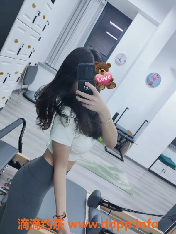 深圳楼凤-福田蕊儿 19岁 160cm 45kg 32D 服务专属仅需800P