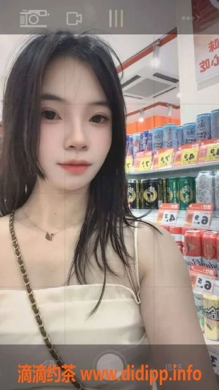 中山楼凤-东凤美丽姊妹，快餐300元，洗吹服务400元