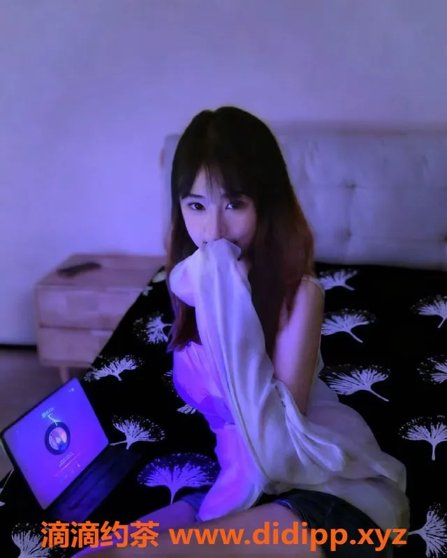 成都楼凤资源信息,武侯区小雨，业界高颜值6P嫩妹