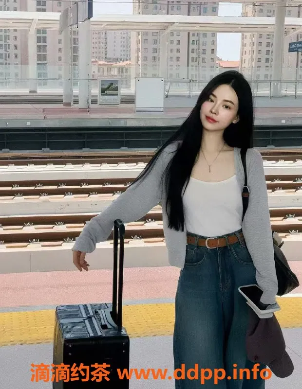 深圳楼凤-深圳梦瑶，700元无套口服务，情趣十足