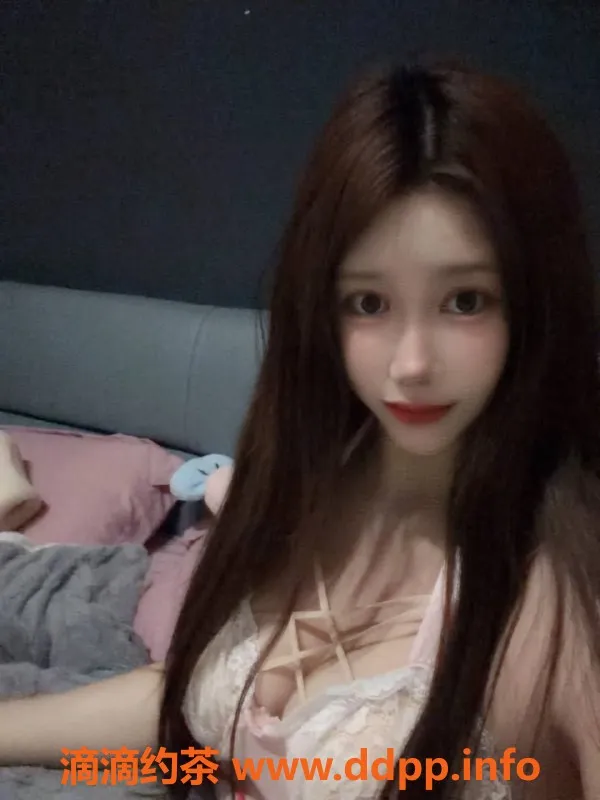 重庆楼凤-江北泡泡，20岁女神168cm，36C胸围，包夜服务