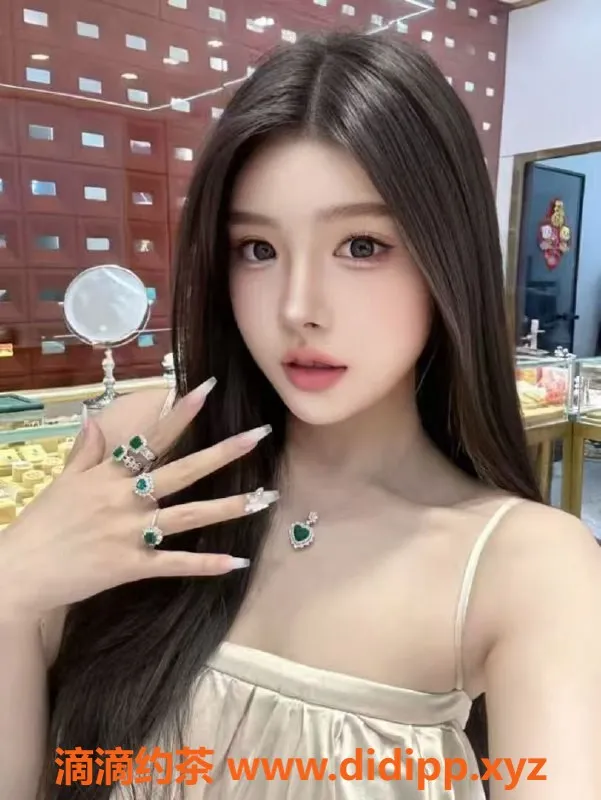 中山楼凤-坦洲新人上线，450元洗吹，650元全套服务