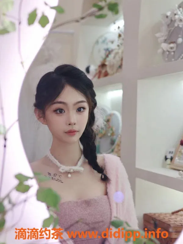 成都楼凤-成都#KK，165cm，90斤，嫩妹三件套，超高颜值