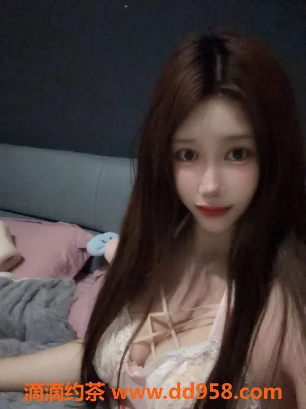 重庆楼凤-江北20岁泡泡，168身高36C胸围，包夜服务