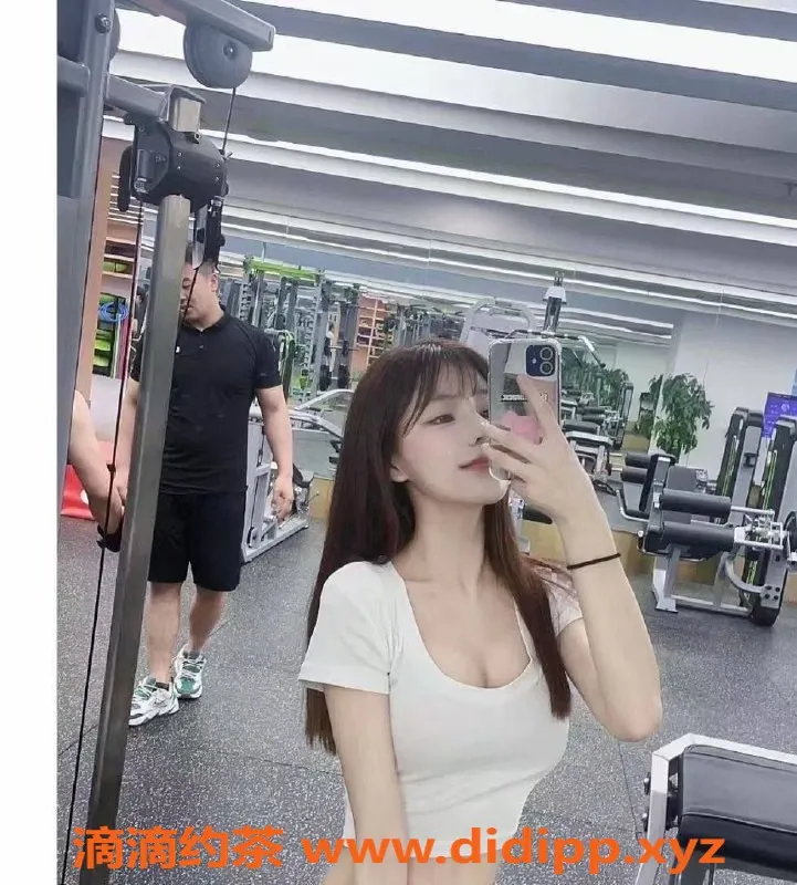 福州楼凤-泉州丰泽 小鱼儿 温柔知性御姐 165cm D胸 45kg