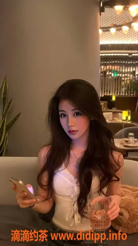 东莞楼凤-大朗依依，600起的完美体验