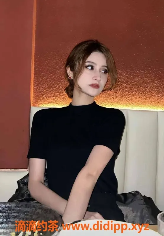 乌鲁木齐楼凤-175D维吾尔族小姐，气质出众等你来体验