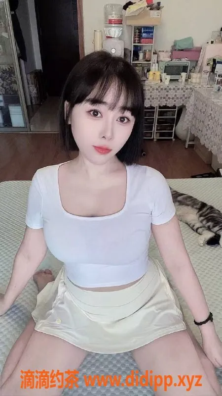 广州楼凤-天河卡卡，26岁，160cm，48斤，温柔服务等你体验