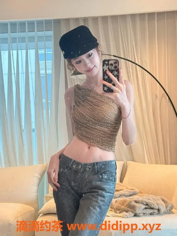 杭州楼凤-杭州妍妍19岁校妹，165cm/98斤，丝袜诱惑服务