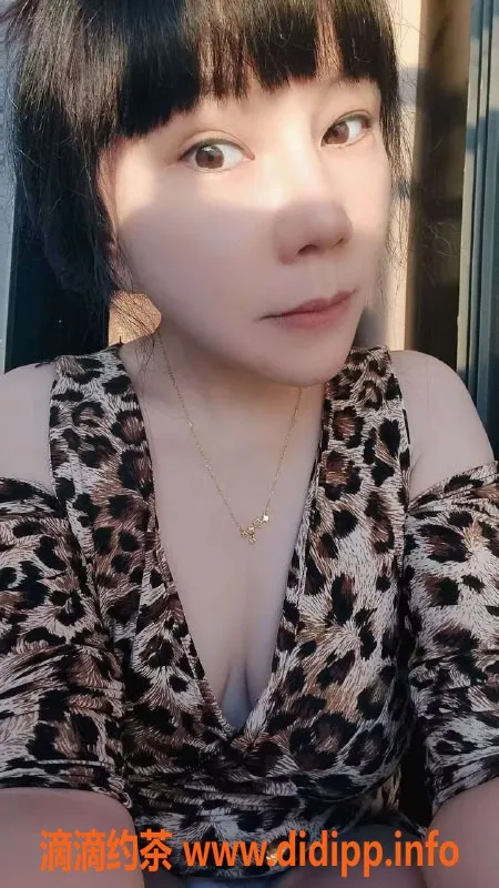 广州楼凤-佛山34岁成熟少妇，160cm 54kg，服务多样