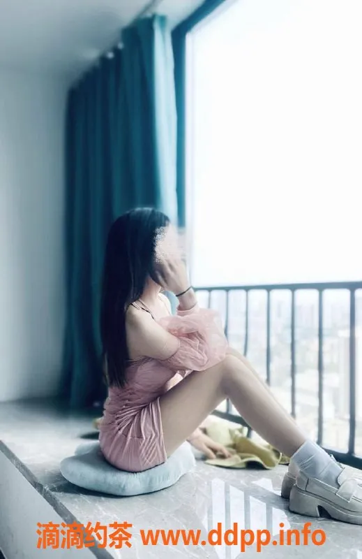 成都楼凤-成华区嫩妹嘉怡，课时费5p，感觉车服务