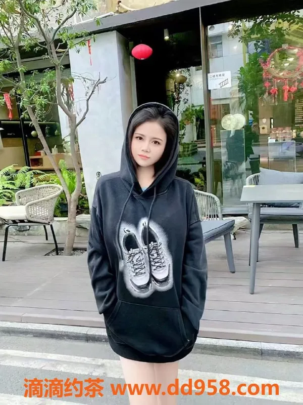 深圳楼凤资源信息,宝安甜甜，28岁160cm，莞式全涛服务